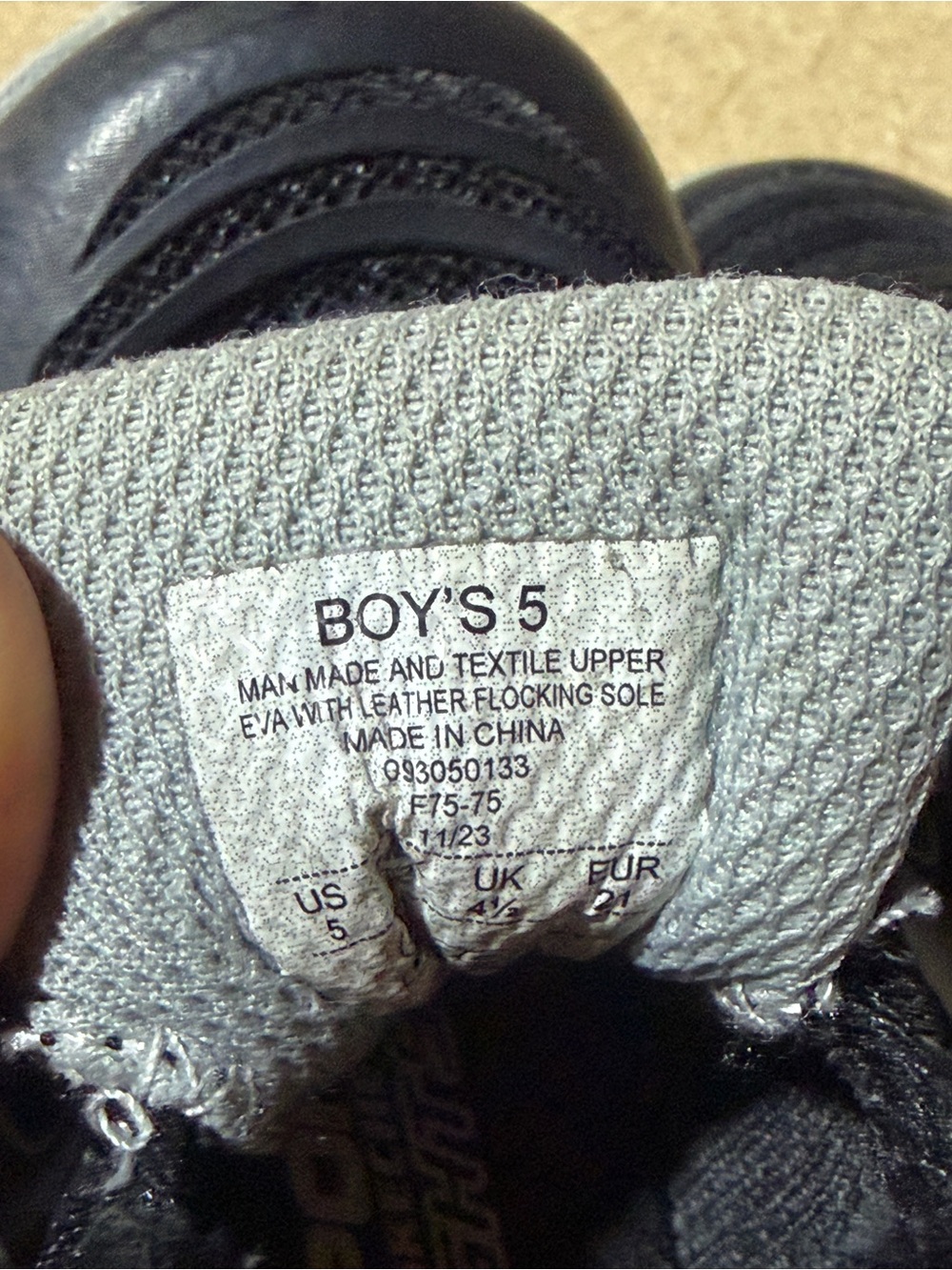 Skechers light up Black Kids Sneakers with White Sole - Picture 5 of 5